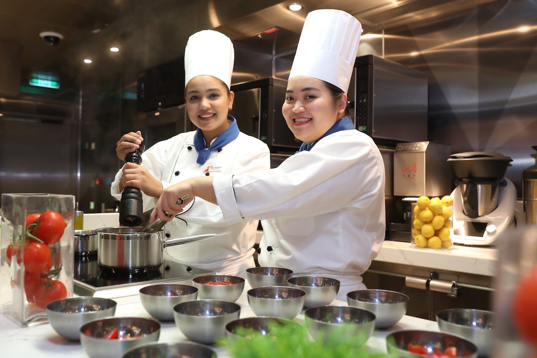 CRUISE SHIP CAREERS